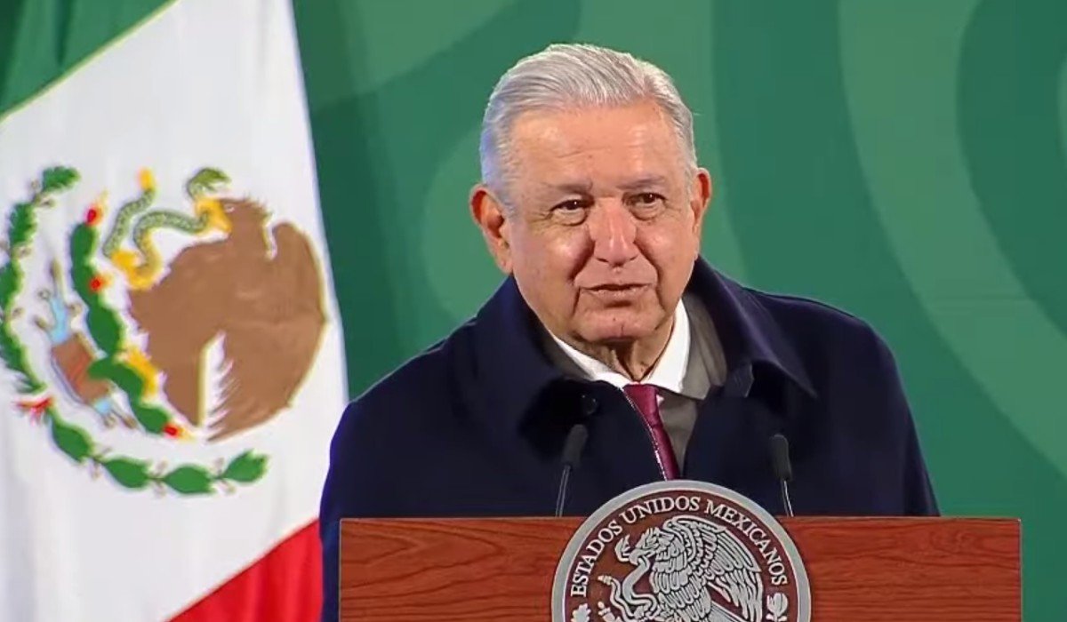 AMLO considera que los medios están invadiendo su “poca y escasa” intimidad