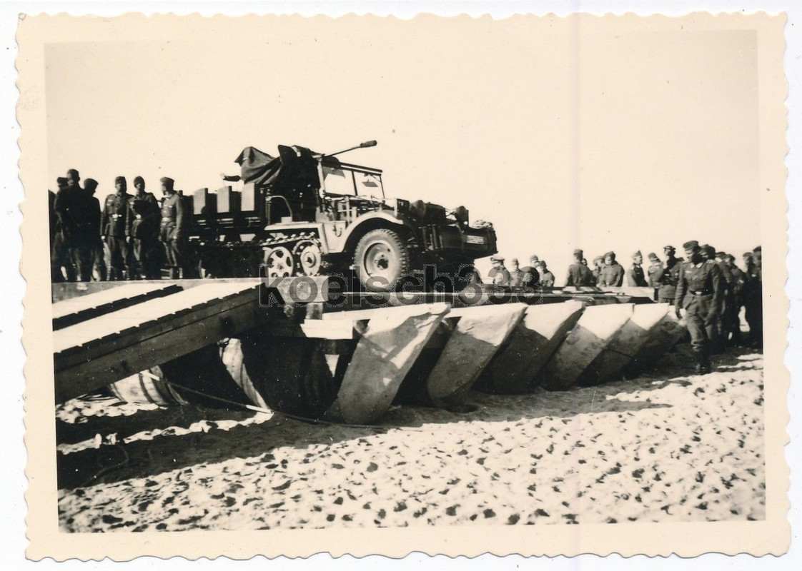 Foto Unternehmen Seelöwe Panzer Halbkette auf La