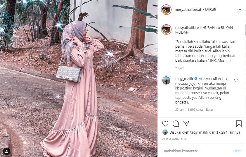 Mesya Thalib mengenakan hijab