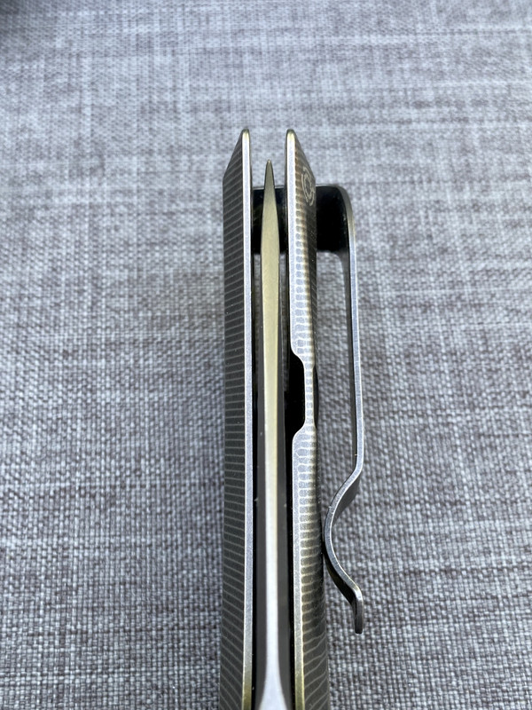 EF4E7A16-A2BB-4828-BAD6-0D38AA2B2BC1