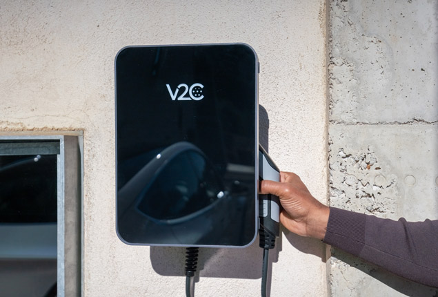 Borne V2C Trydan Pro installée par Guenelec pour entreprise