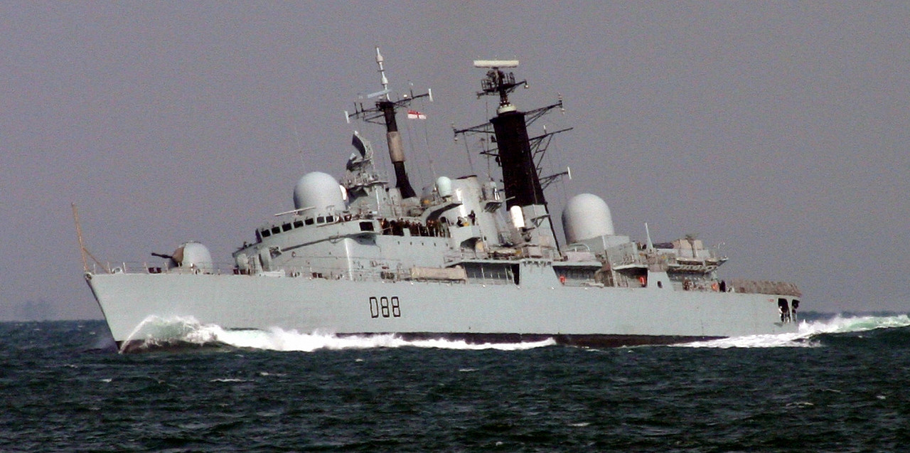 HMS Glasgow (D.88)-1