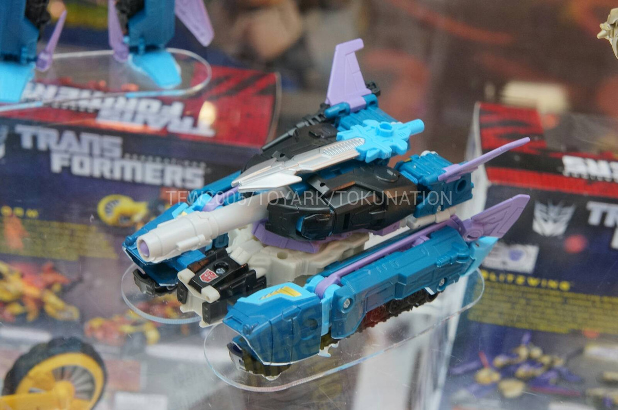 SDCC-2013-Transformers-Generations-023_137411043