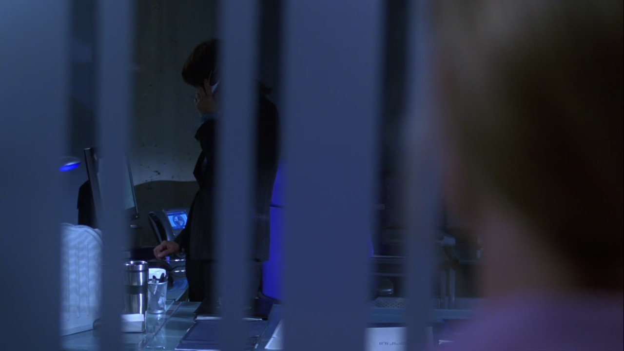 24 (2001) - S04E01 - Day 4 700 A.M. - 800 A.M. (1080p BluRay x26