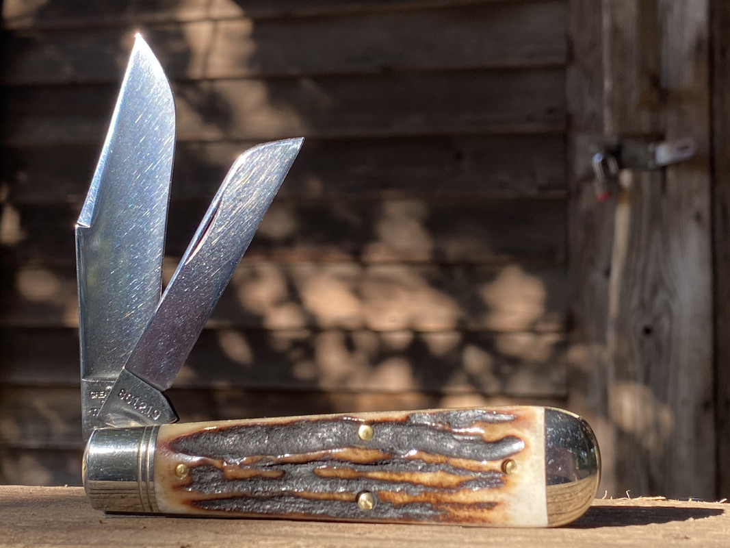 8E692780-E7B6-4B9C-8584-70C8A1687C35