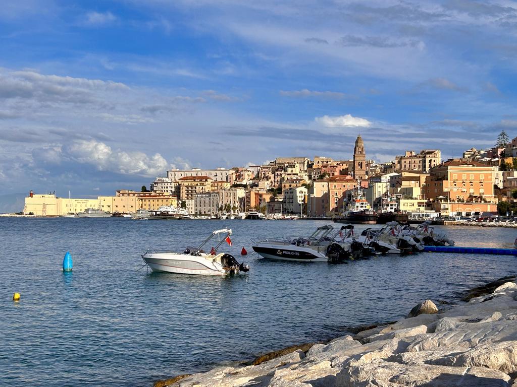Жаркий сентябрь на побережье Тирренского моря. Жаркий сентябрь на побережье Тирренского моря.