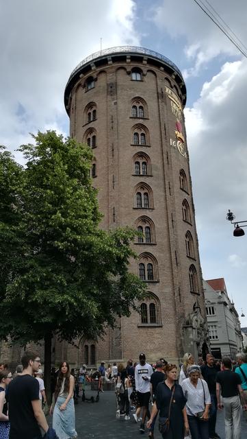 DÍA 3 COPENHAGEN (PALACIO REAL –CASTILLO ROSENBERG –TORRE REDONDA – TIVOLI - COPENHAGEN EN 4 DÍAS (4)