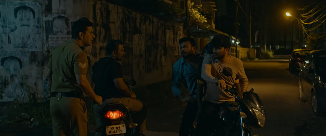 Aapp Kaise Ho 2025 WebRip [Malayalam] 480p 720p ESub Screenshot