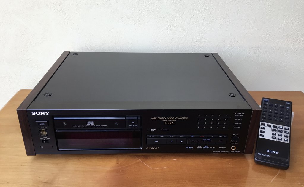 [Bild: Sony-CDP-X33-ES-front-02.jpg]