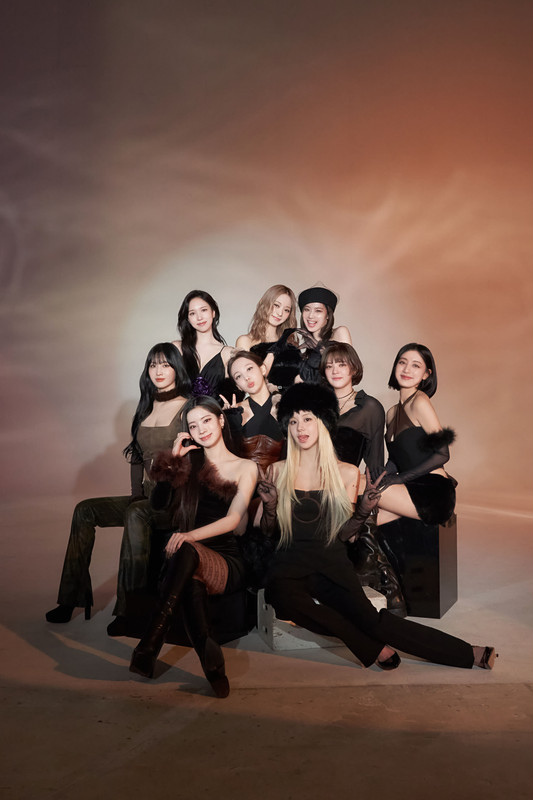 Near_by_TWICE_20230201140143_10. 지효의 생일을 누구보다 축하해 💗