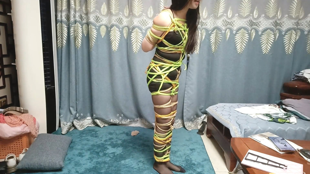 后手观音吊缚 模特诗诗.mp4_20240415_132258.485