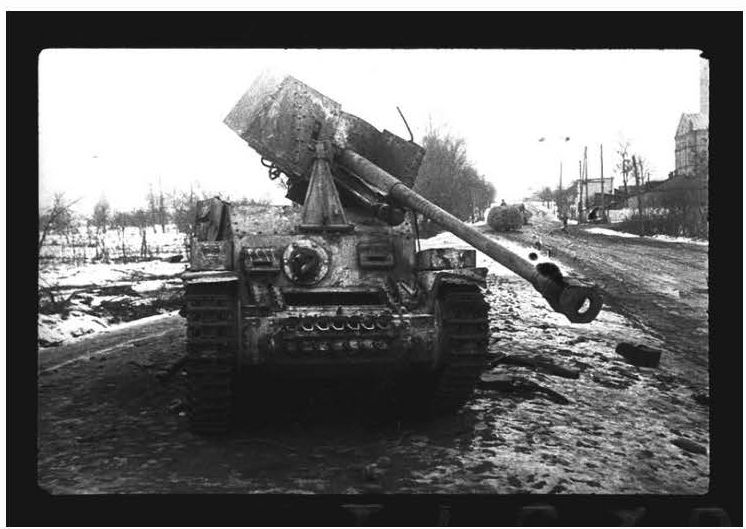 ?азбитый немецкий танк.1-й Украинский фронт.