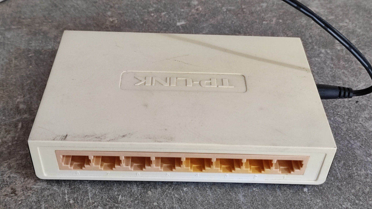 TP-Link TL-SF1008D_20250402_154657