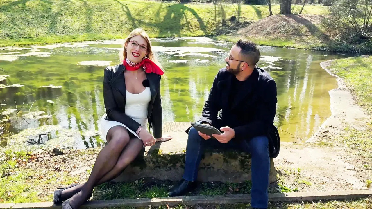 JacquieEtMichelTV 25 05 04 Cataleya Red Lily never says no