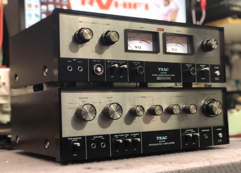 [Bild: TEAC-AS-100-und-TEAC-AN-180.jpg]