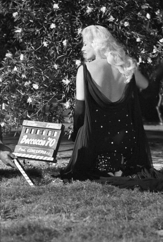 anita_ekberg_md71