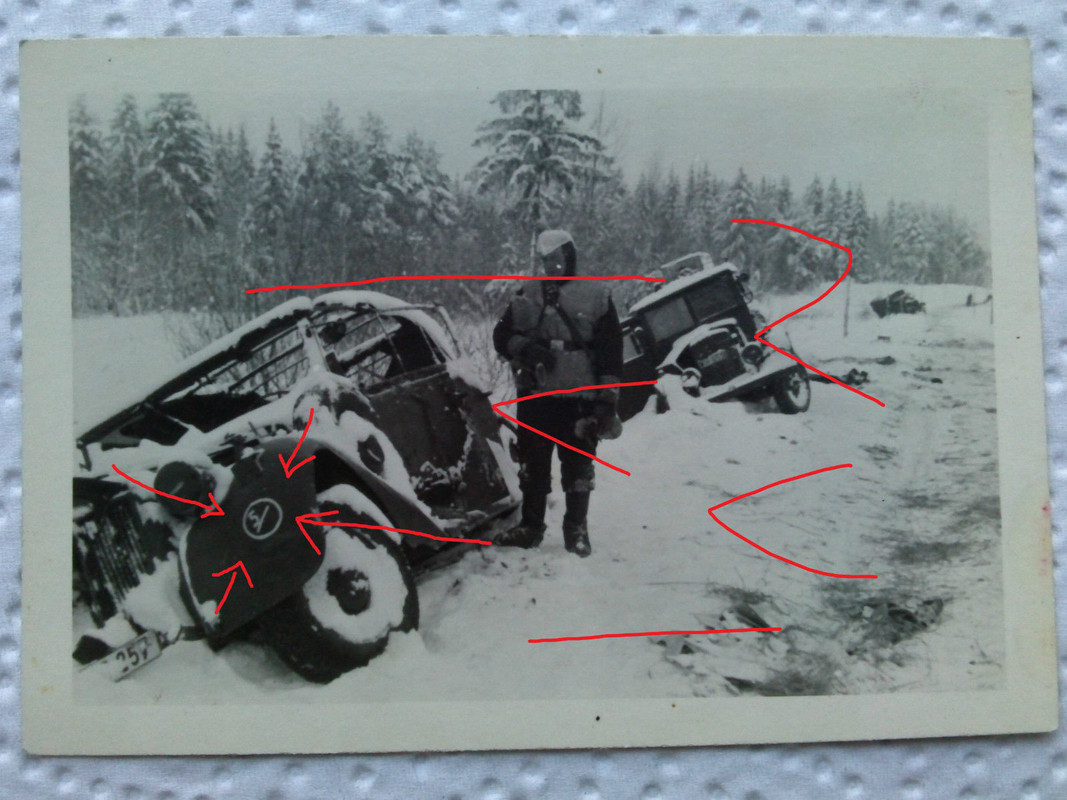 Vormarschstrasse , zerstörte KFZ , Divisionsabze