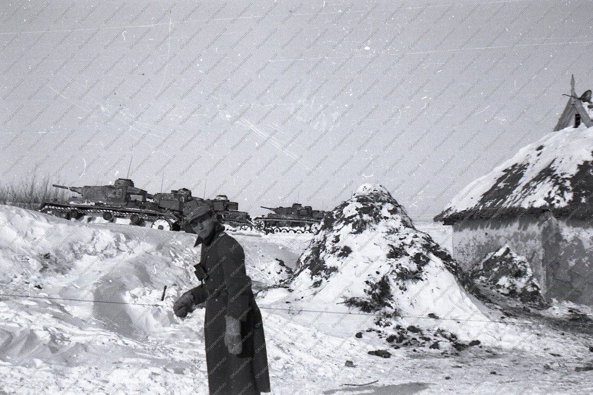 Gebirgsjäger, deutsche Panzer zur Unterstützung,