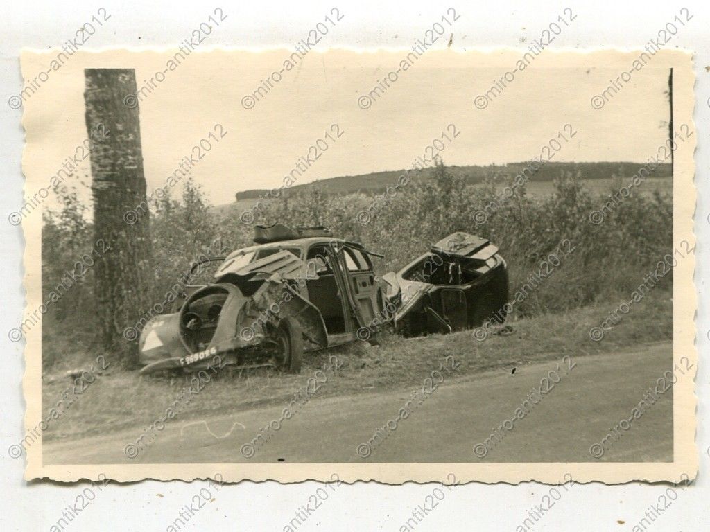 Foto, Wehrmacht, zerstörter PKW, Peugeot der frz