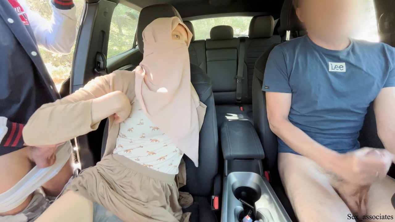 [Image: My-Muslim-Hijab-Wifes-First-Dogging-in-P...t1080p.jpg]