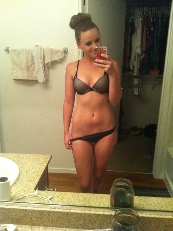 [Image: Leakedsauce-com-Allie-R-3.jpg]