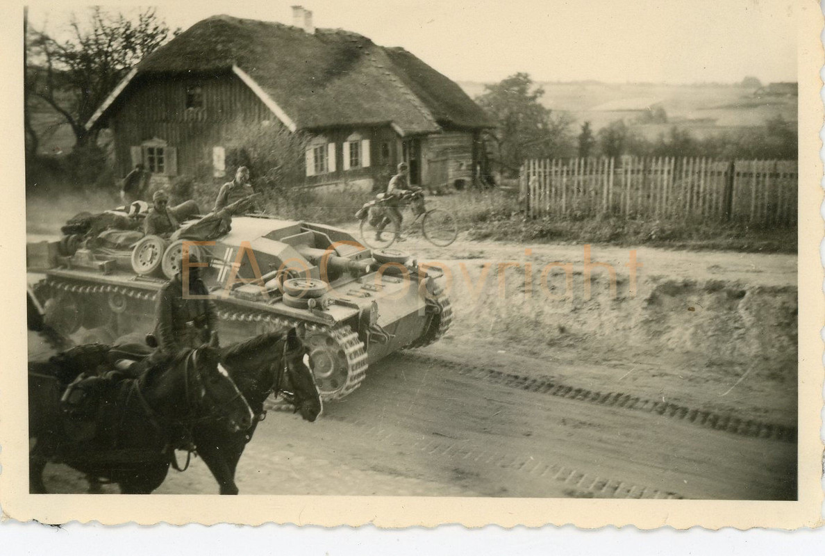 Russland StuG Sturmgeschütz Panzer Tank Foto