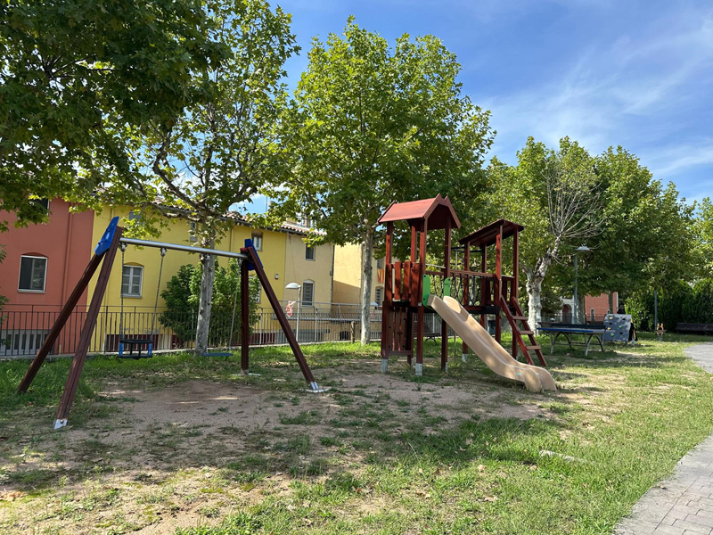 Parc del Torrent - ombra i bancs