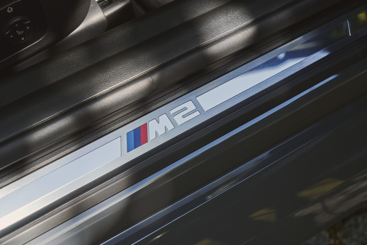 P90553325_highRes_the-new-bmw-m2-06-20