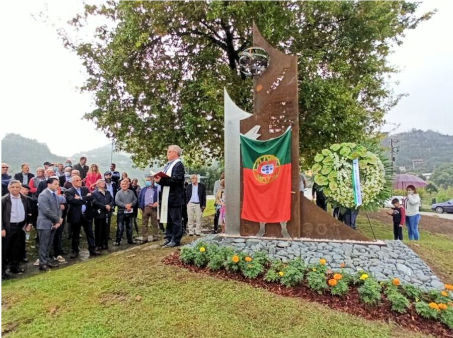 03-Rio-Caldo-Terrasde-Bouro-Monumento-aos-Combatentes