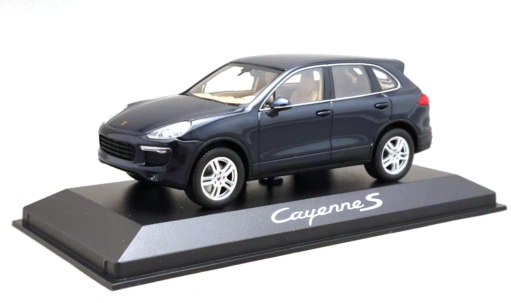 Porsche Cayenne S dark blue Minichamps (1)