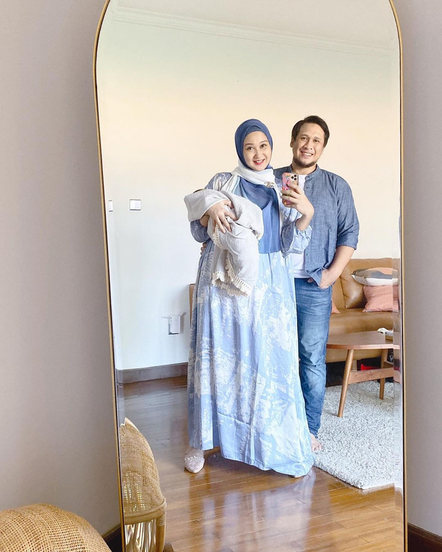 7 Momen manis Dian Pelangi dan suami rayakan ultah pertama pernikahan