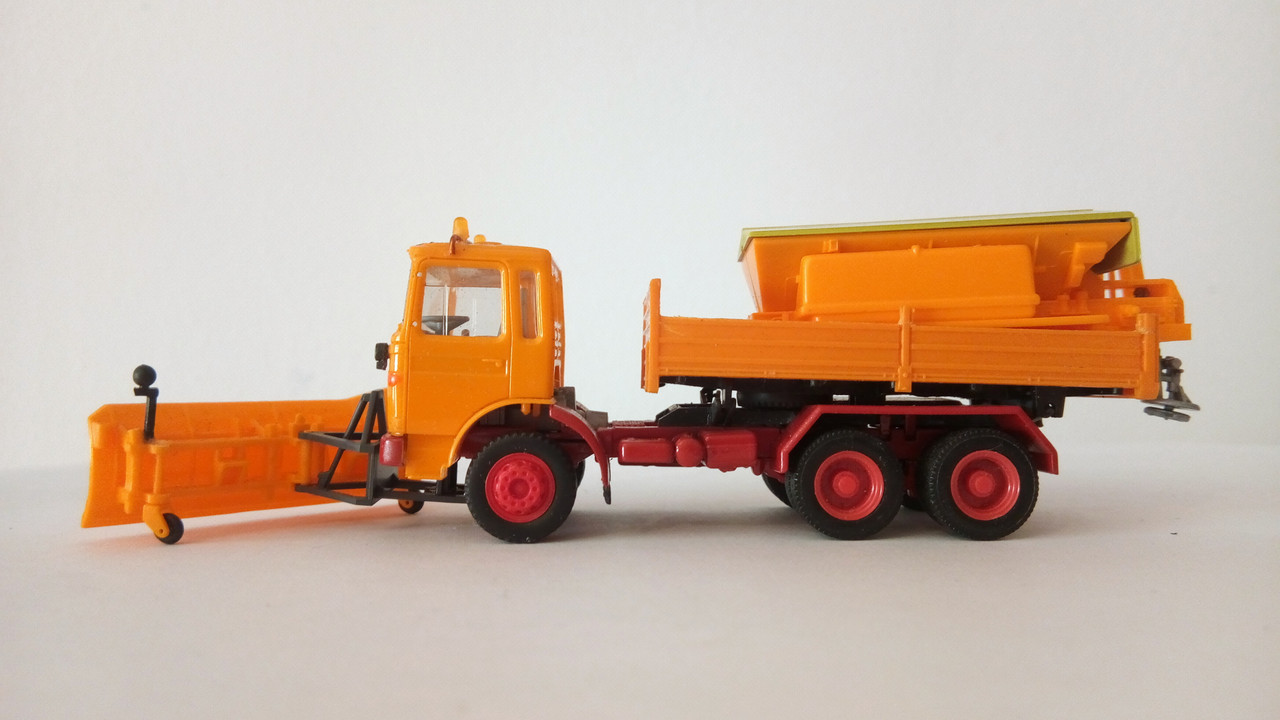 Mach (9051)