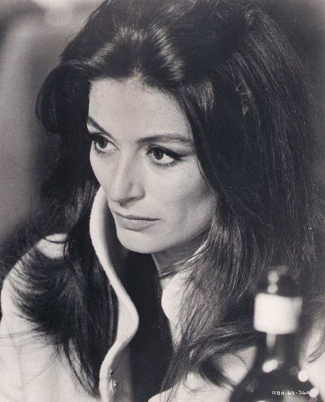 anouk_aimee_b06
