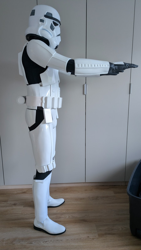 side-right-arms-up.jpg