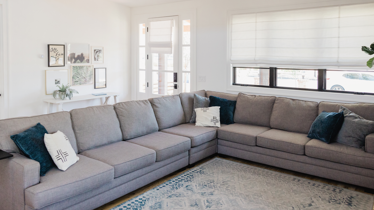 How to Safely Remove a Couch in Florida
