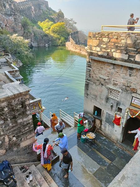 https://i.postimg.cc/mkdG204n/Chittorgarh-(91).jpg