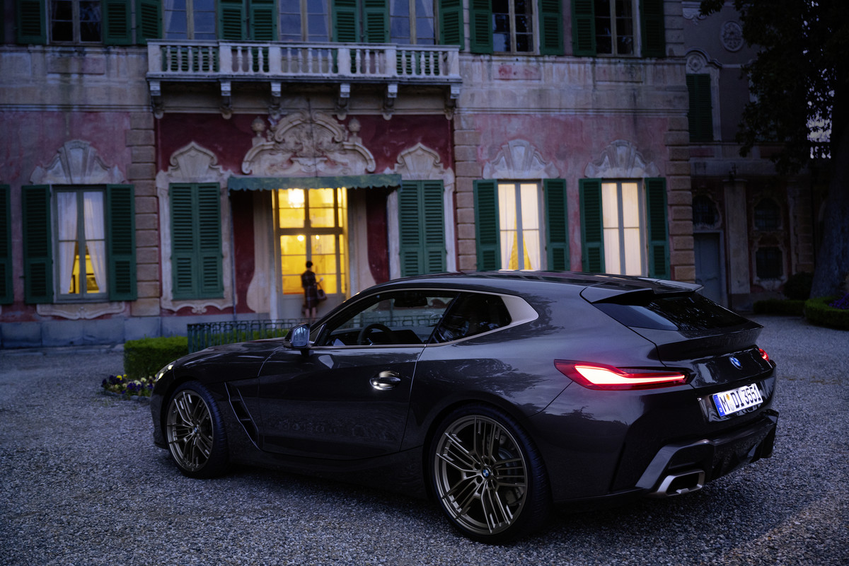 P90505532_highRes_bmw-concept-touring-
