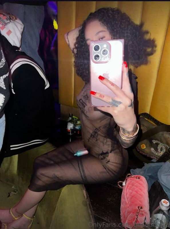 bhad-bhabie-nipples-poping-out-v0-dynvbvuzmu9d1.jpg