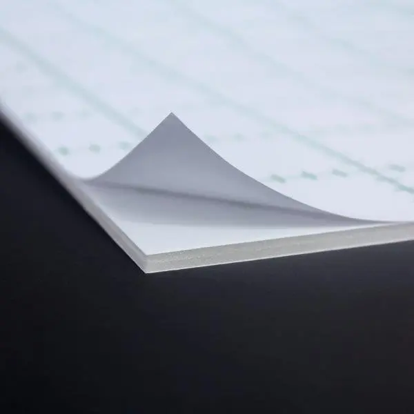 Fundo de Foam Board nas cores preta e branca para emolduramento