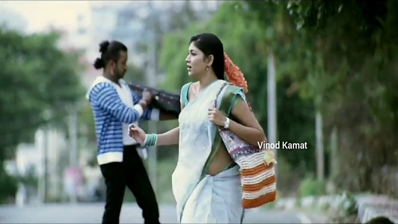 Telugu Actress Navel Slip