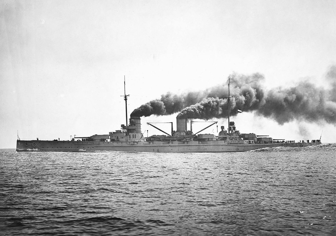 SMS-Moltke-a-alta-velocidad.jpg