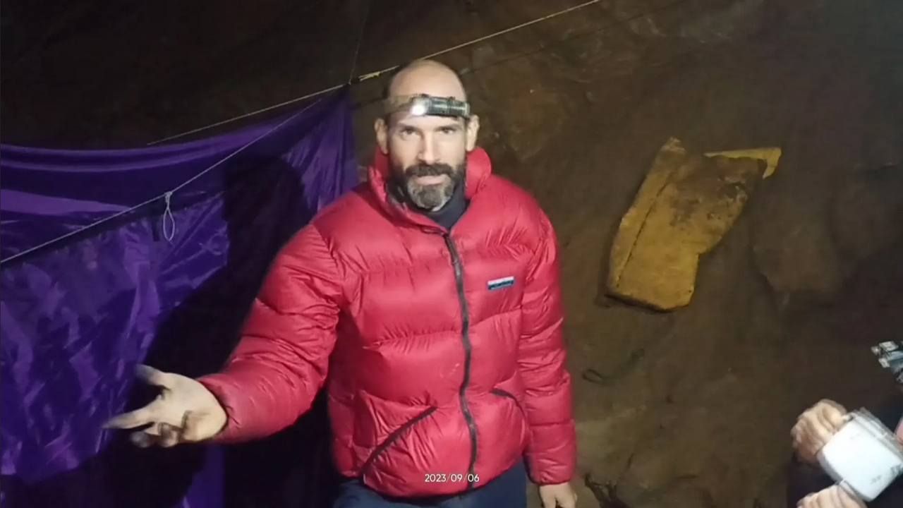 Explorador estadounidense salvado tras quedar atrapado 9 días en una cueva
