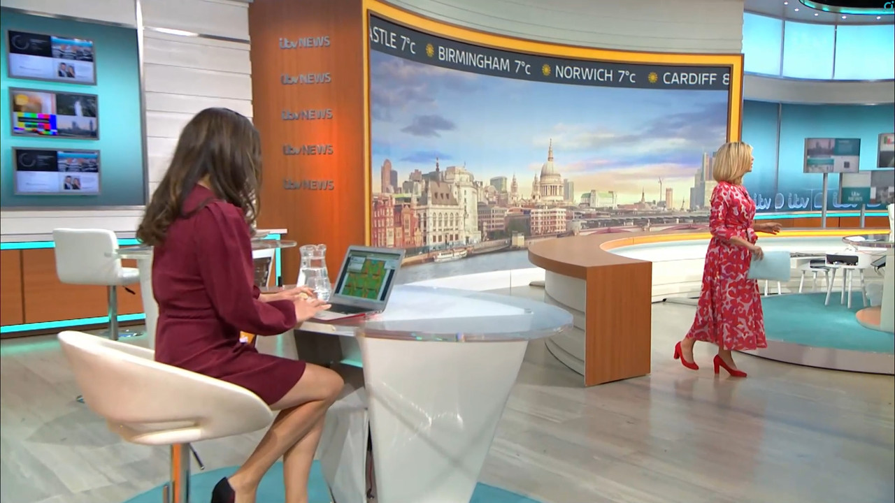 11.26 - 06.00.00 - Good Morning Britain. Morning magazine featuring a....ts_snapshot_02.53.984