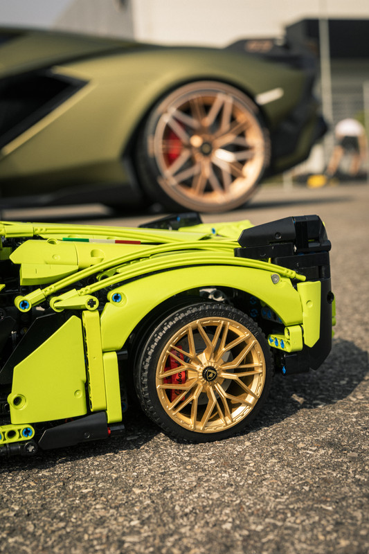 Lego_Technic_Lamborghini SianDetail2