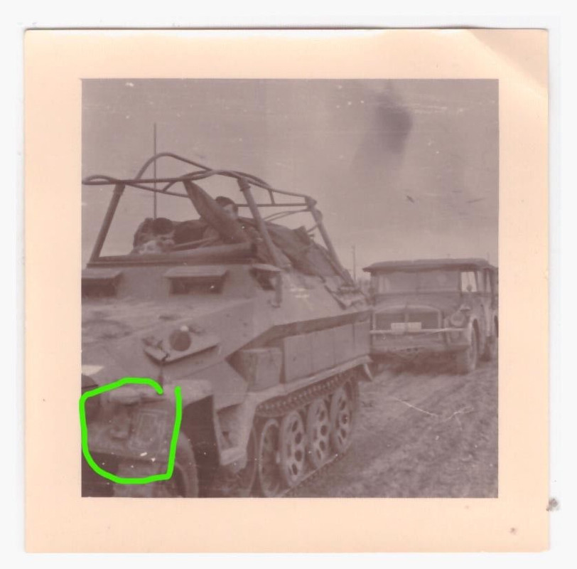 Original Foto deutscher Schützenpanzerwagen Sd.Kfz. 251 Kommando