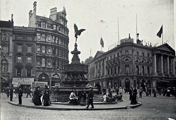 00-Piccadilly-Circus-1880.jpg
