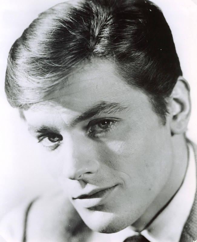 alain_delon_b42