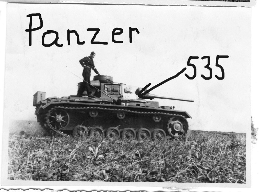 Orig. Foto, Panzer Nr. 535 mit Panzermann. Schön