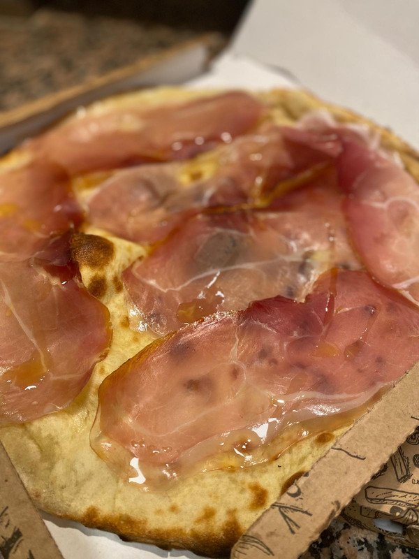 Focaccia con Prosciutto Crudo