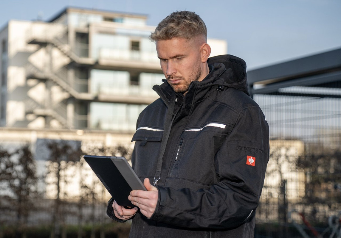 Außendienst mit Tablet